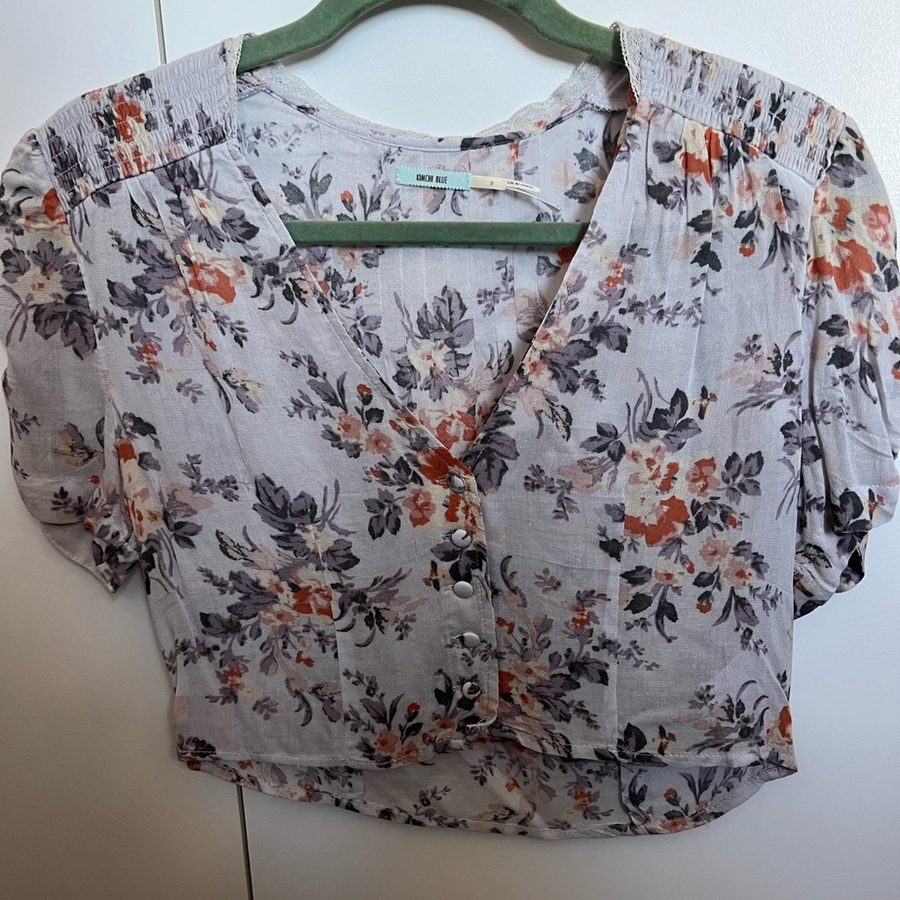 Floral crop button top